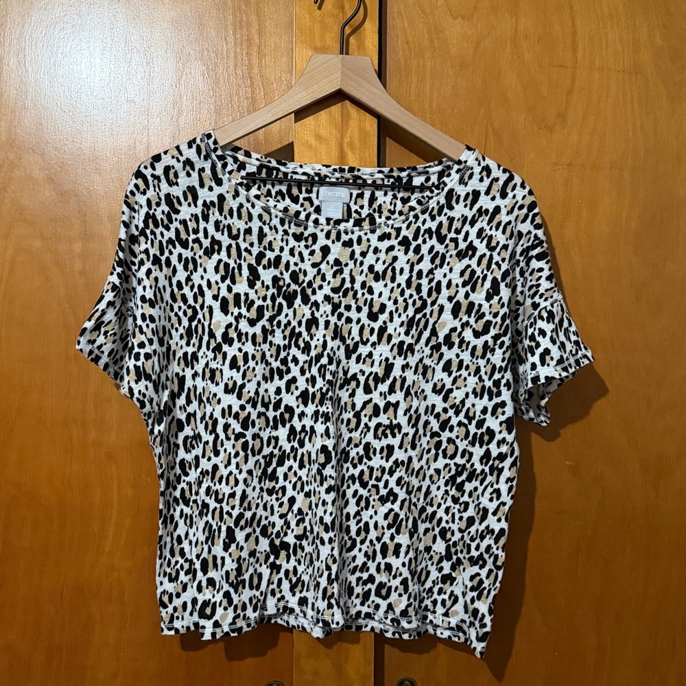 Chico's Cropped Animal Print Short Sleeve Linen Top - Size 2 (Large)